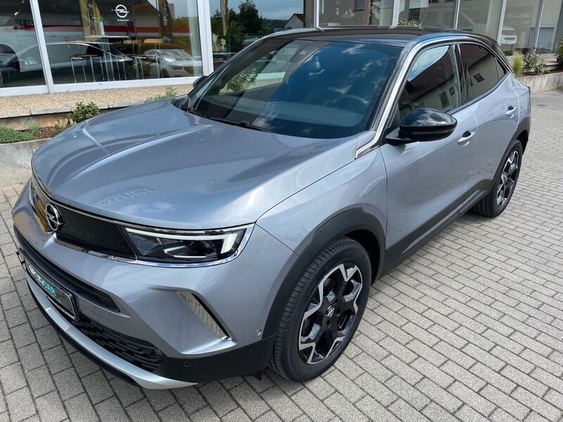 Grau Gebraucht 2021 Opel Mokka SUV | 19.650 € (Fairer Preis) - Bild 1/4
