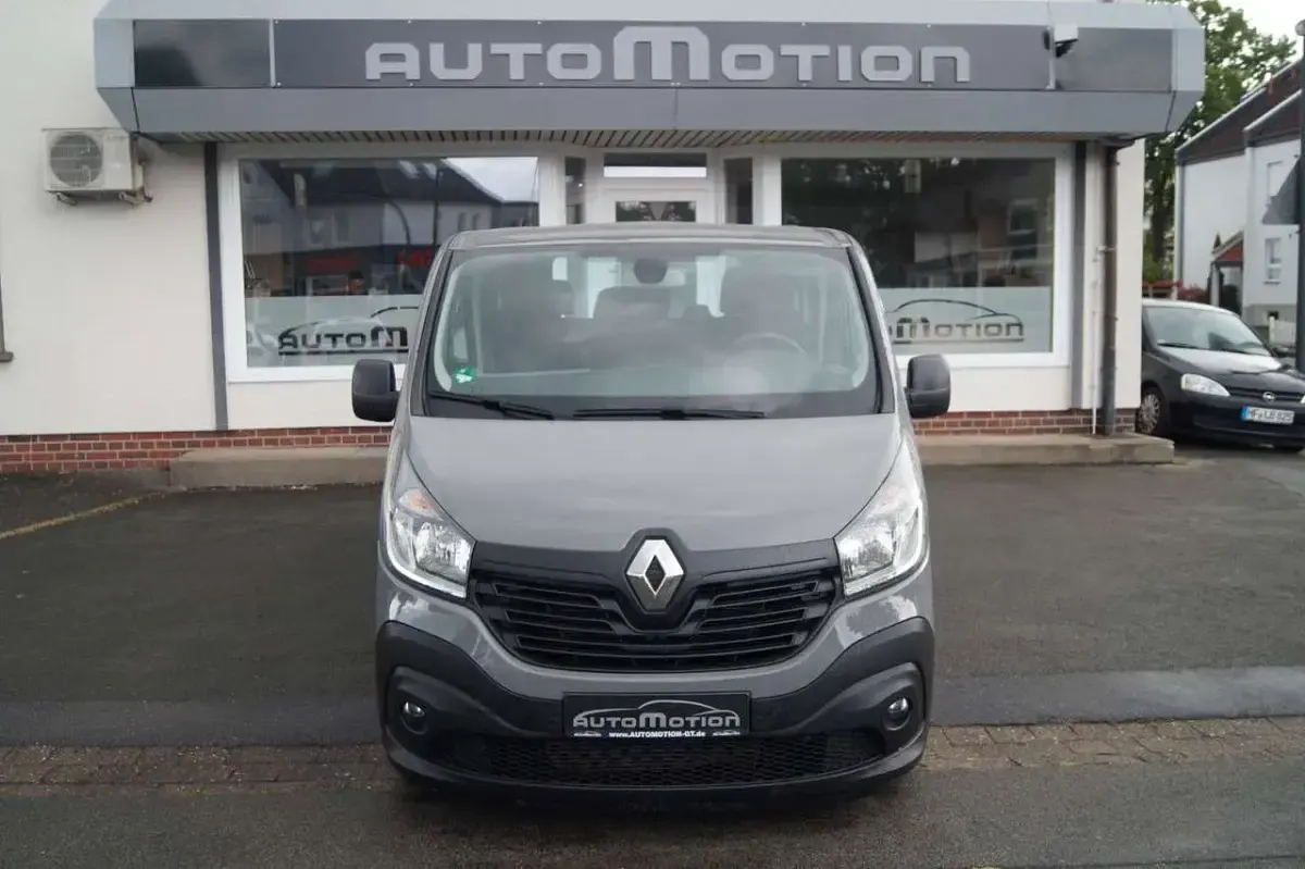 Gebraucht Renault Trafic Expression 121 PS (88 kW) 2019 Grau Van / Kleinbus