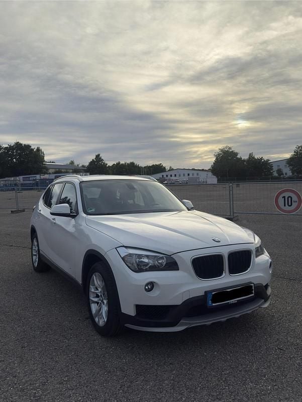 Weiß Gebraucht 2014 BMW X1 SUV | 10.000 € (Fairer Preis) - Bild 1/4