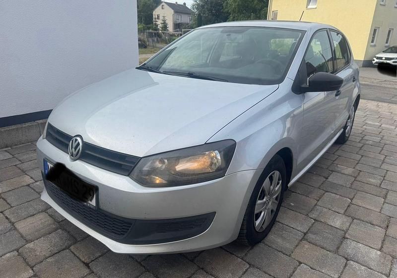 Silber Gebraucht 2012 VW Polo Trendline Limousine | 3.250 € (Guter Preis) - Bild 1/4