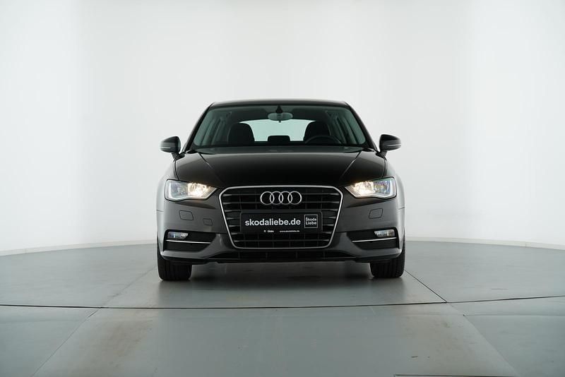 Gebraucht Audi A3 Comfort 105 PS (77 kW) 2013 Brillantschwarz Limousine