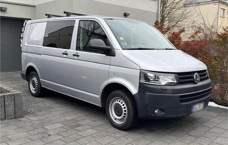 Gebraucht VW Transporter 140 PS (102 kW) 2014 Silber Van