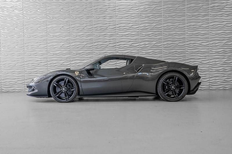 Neu Ferrari 296 829 PS (609 kW) 2025 Grigio scuro Cabrio
