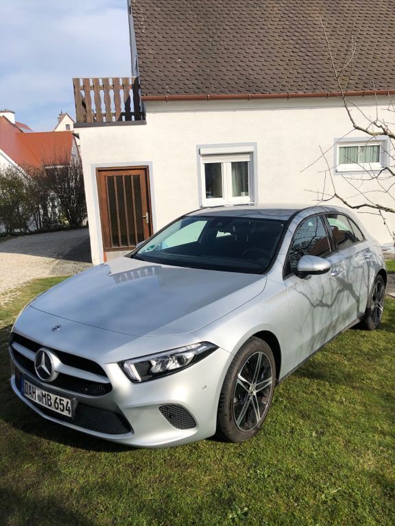Silber Gebraucht 2018 Mercedes A200 Progressive Limousine | 16.950 € (Guter Preis) - Bild 1/4