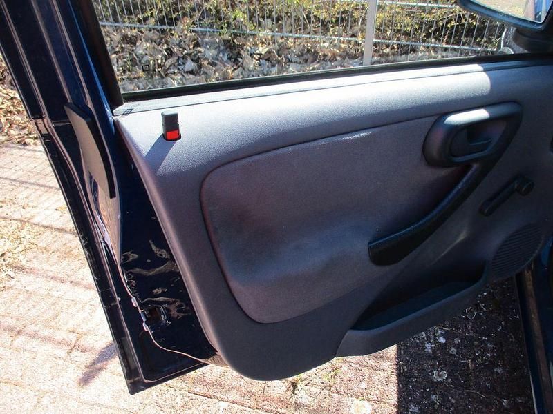 Gebraucht Opel Combo 65 PS (47 kW) 2004 Blau Van / Kleinbus