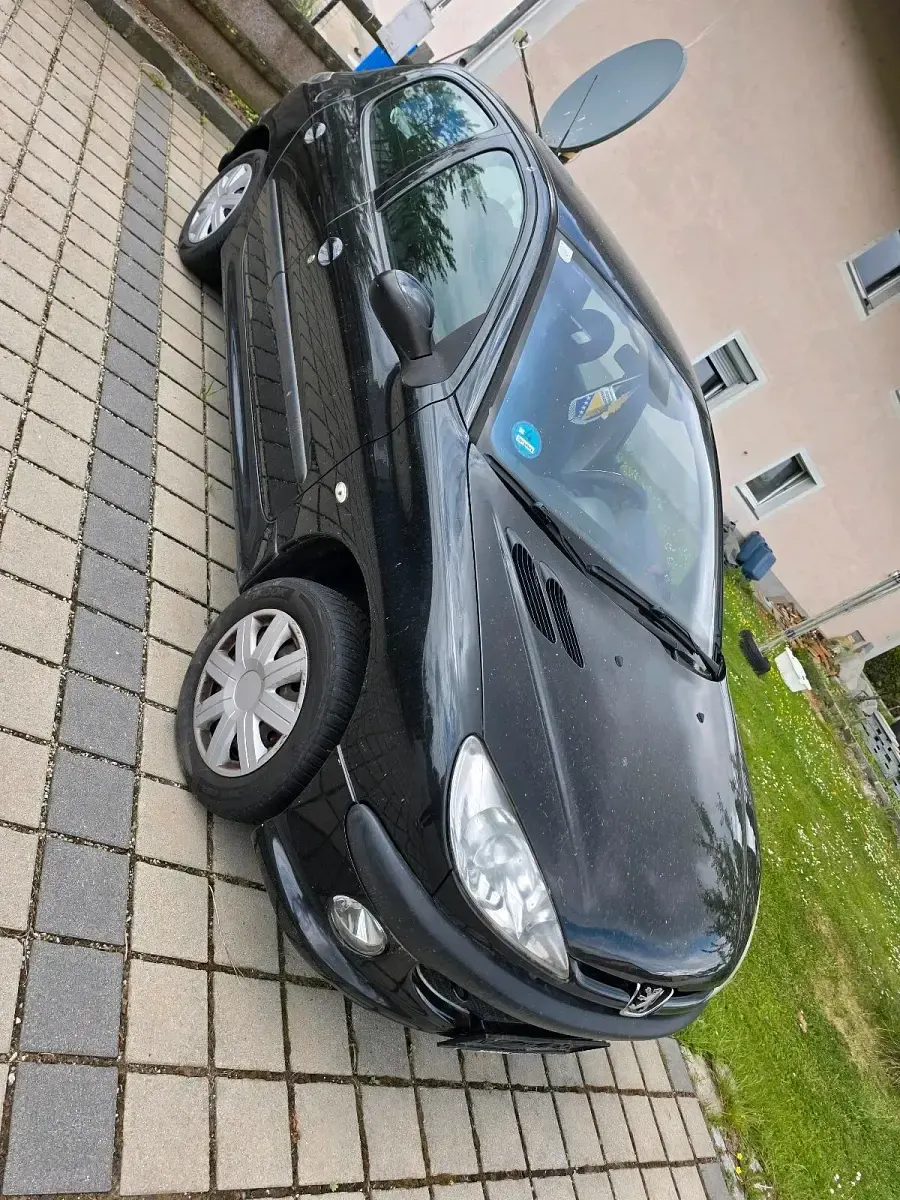 Gebraucht Peugeot 206 65 PS (47 kW) 2006 Schwarz Kleinwagen