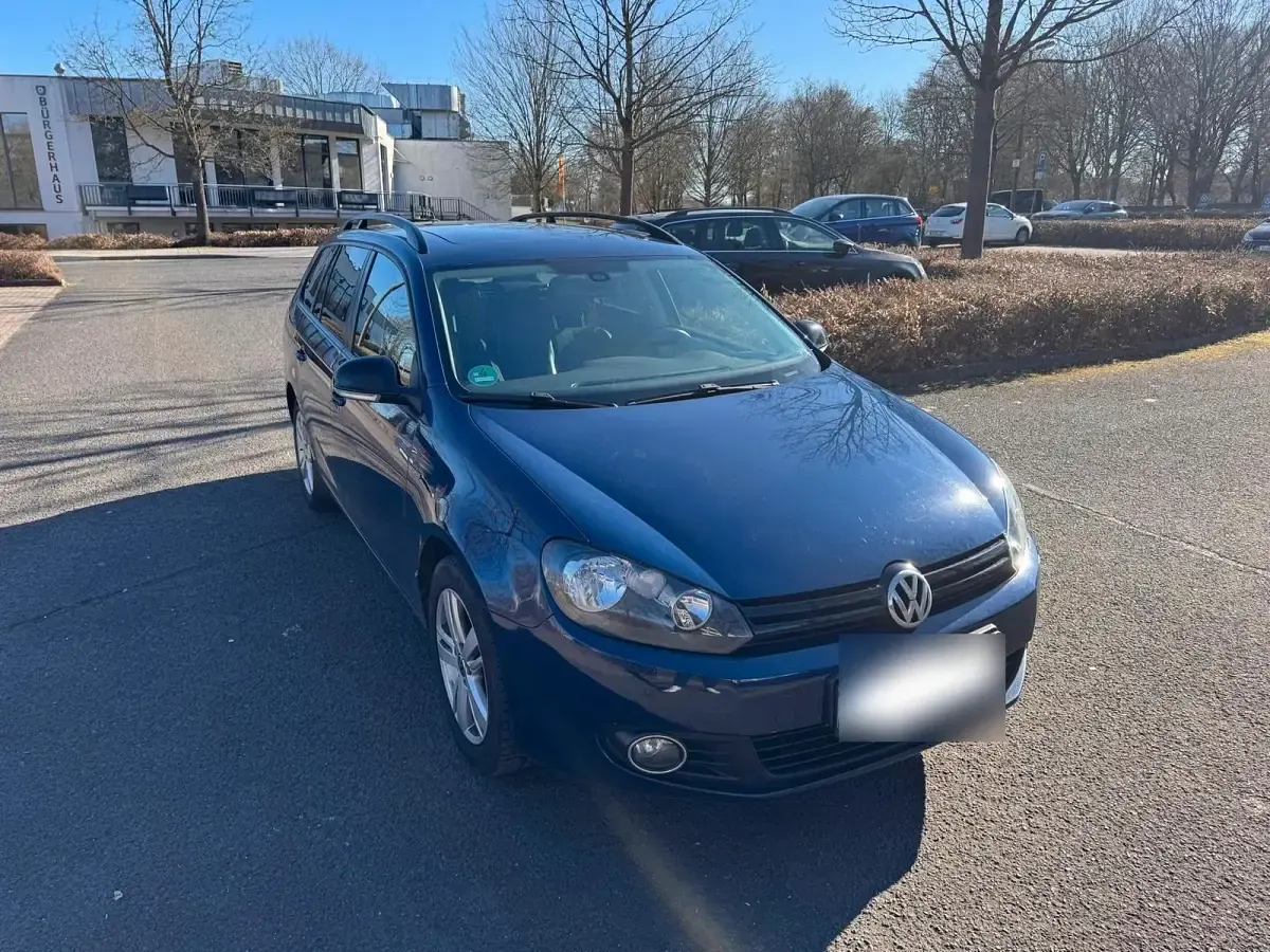 Gebraucht VW Golf VII Match 85 PS (62 kW) 2013 Blau Kombi
