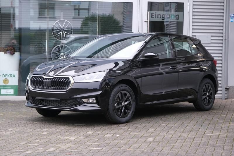 Black magic perleffekt Neu 2025 Skoda Fabia Selection Limousine | 19.779 € (Fairer Preis) - Bild 1/4