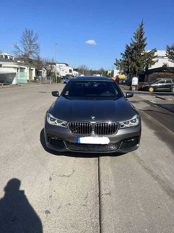 Gebraucht BMW 730 265 PS (194 kW) 2017 Grau Limousine