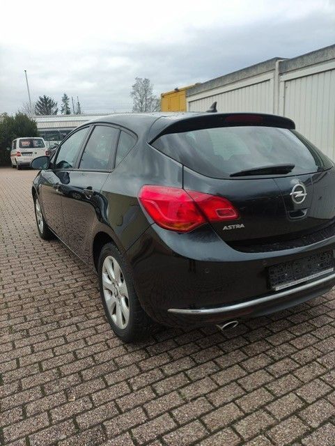 Gebraucht Opel Astra Design Edition 165 PS (121 kW) 2015 Schwarz Limousine
