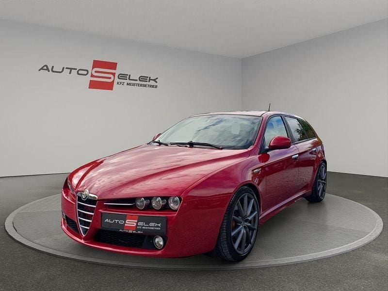 Rot Gebraucht 2010 Alfa Romeo 159 Turismo Limousine | 7.950 € (Teuer) - Bild 1/4