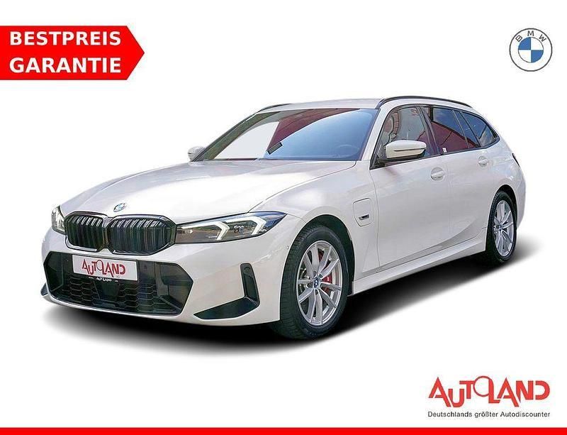 Weiß Gebraucht 2022 BMW 330e M Sport Kombi | 34.890 € (Fairer Preis) - Bild 1/4