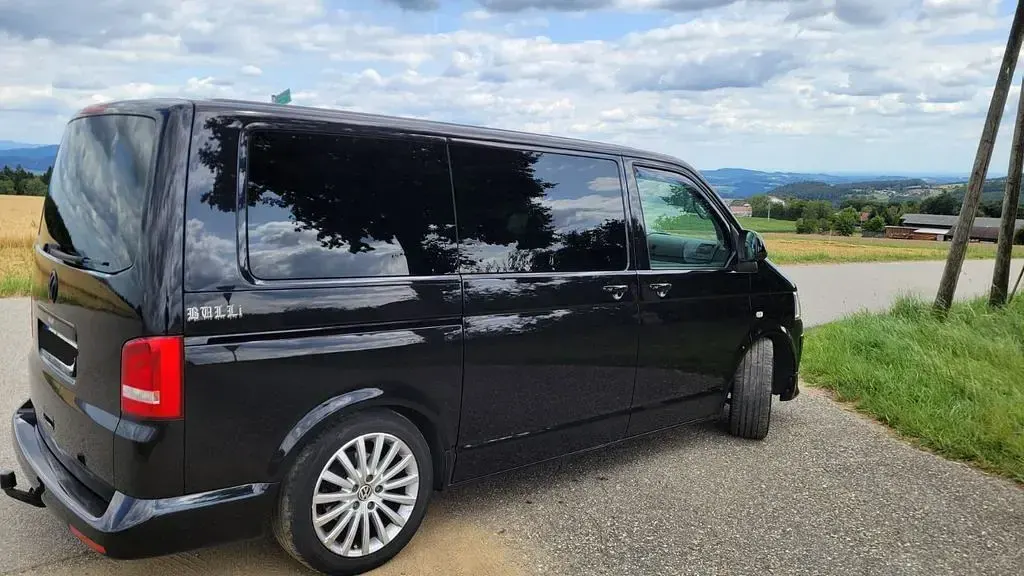 Gebraucht VW Multivan Highline 180 PS (132 kW) 2015 Schwarz Van / Kleinbus