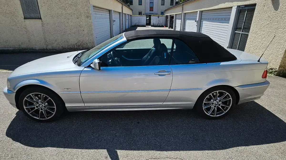 Gebraucht BMW 320 Cabriolet 170 PS (125 kW) 2003 Silber Cabrio