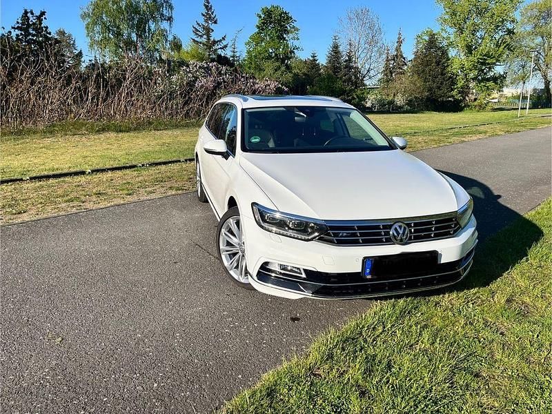 Gebraucht VW Passat Highline 220 PS (161 kW) 2016 Weiß Kombi