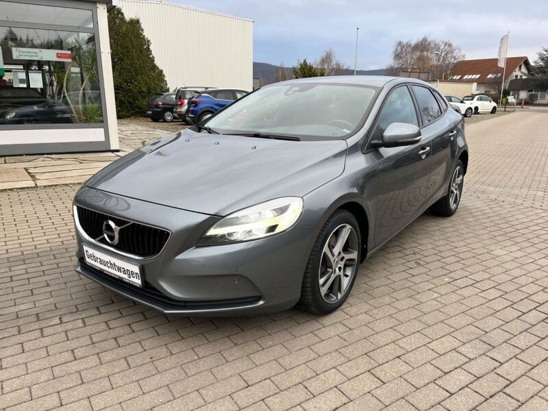 Gebraucht Volvo V40 Momentum 120 PS (88 kW) 2016 Grau Kombi