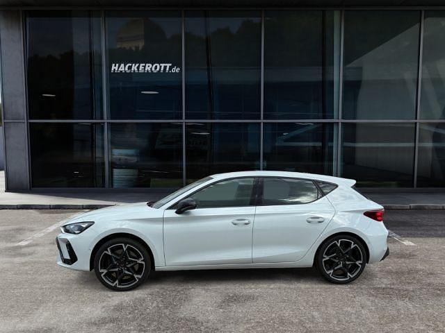 Neu Cupra Leon VZ 300 PS (220 kW) 2025 Weiß Limousine