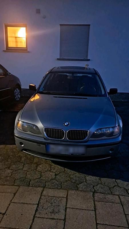 Gebraucht BMW 318 140 PS (102 kW) 2004 Silber Limousine
