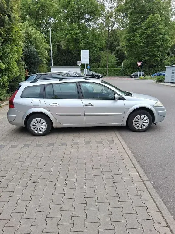 Occasion Renault Mégane Avantage 131 ch (96 kW) 2007 Gris Berline