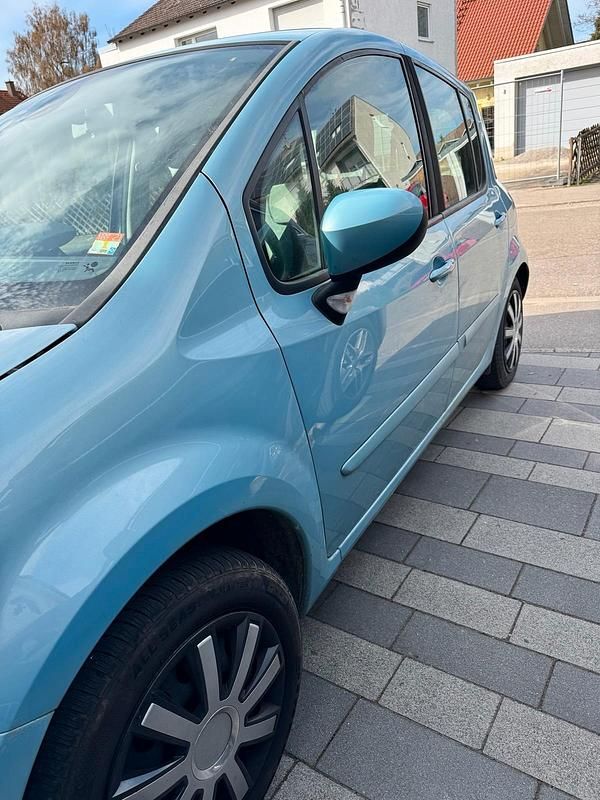 Usado Renault Modus Expression 65 HP (47 kW) 2009 Azul Monovolume