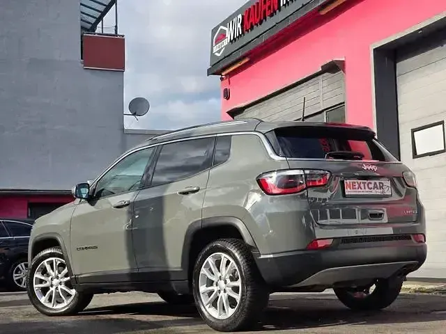 Usado Jeep Compass Limited 150 HP (110 kW) 2021 Prateado SUV