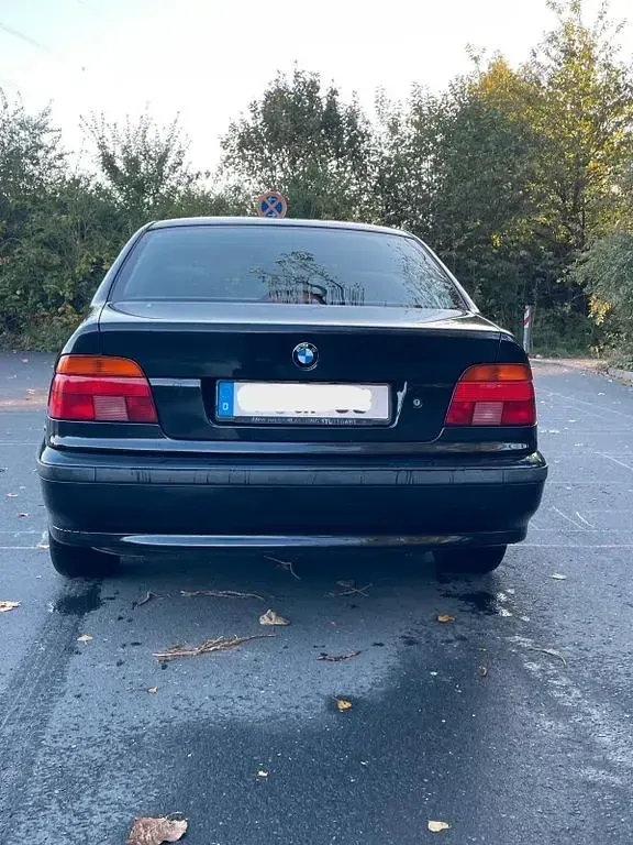 Gebraucht BMW 523 170 PS (125 kW) 1997 Schwarz Limousine