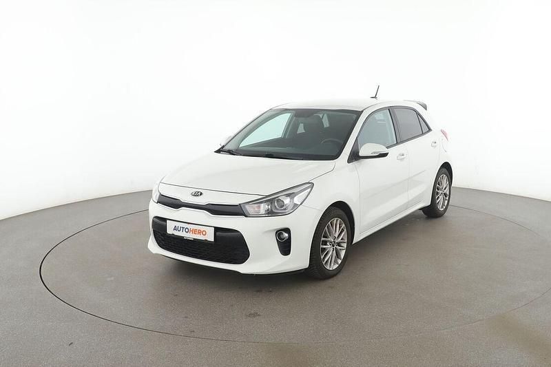 Weiß Gebraucht 2018 Kia Rio DREAM-TEAM Edition Limousine | 11.870 € (Fairer Preis) - Bild 1/3