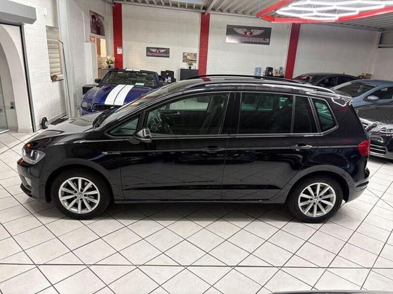 Gebraucht VW Golf VII LOUNGE 125 PS (91 kW) 2015 Schwarz Limousine