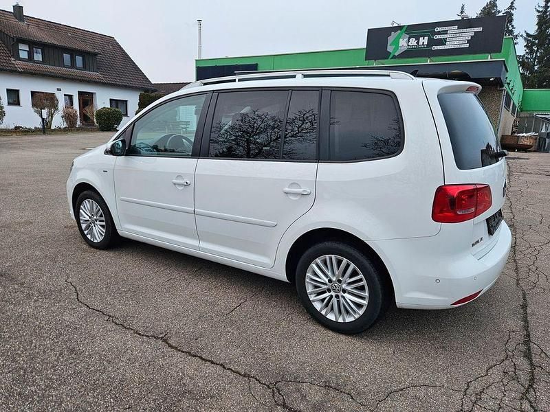 Gebraucht VW Touran Cup 105 PS (77 kW) 2014 Pure white Van / Kleinbus