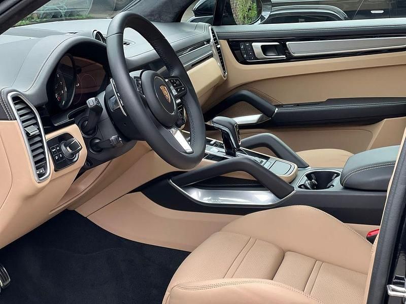 Schwarz Gebraucht 2022 Porsche Cayenne Turbo S SUV | 108.790 € (Etwas zu teuer) - Bild 1/4