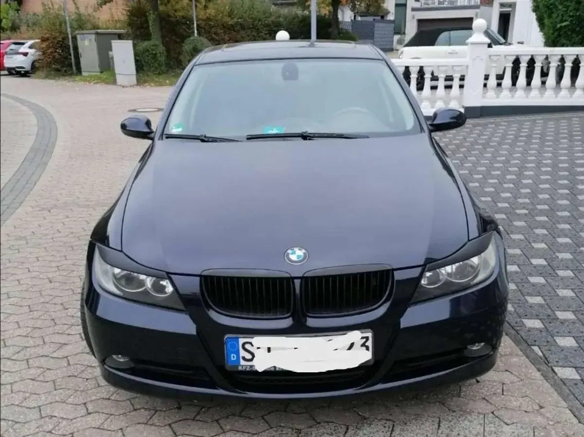 Gebraucht BMW 320 150 PS (110 kW) 2007 Blau Limousine