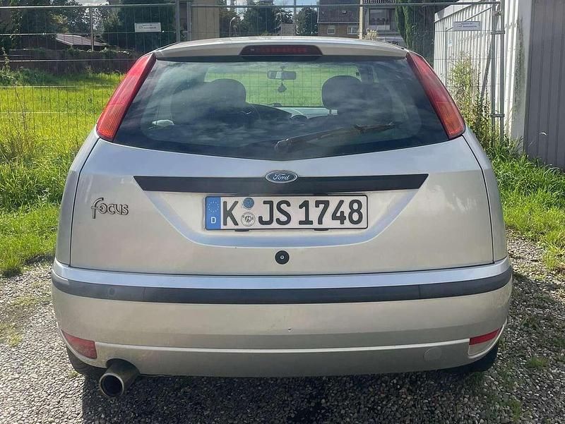 Gebraucht Ford Focus 101 PS (74 kW) 2002 Silber Limousine
