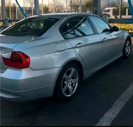 Usata BMW 320 170 CV (125 kW) 2007 Argento Berlina