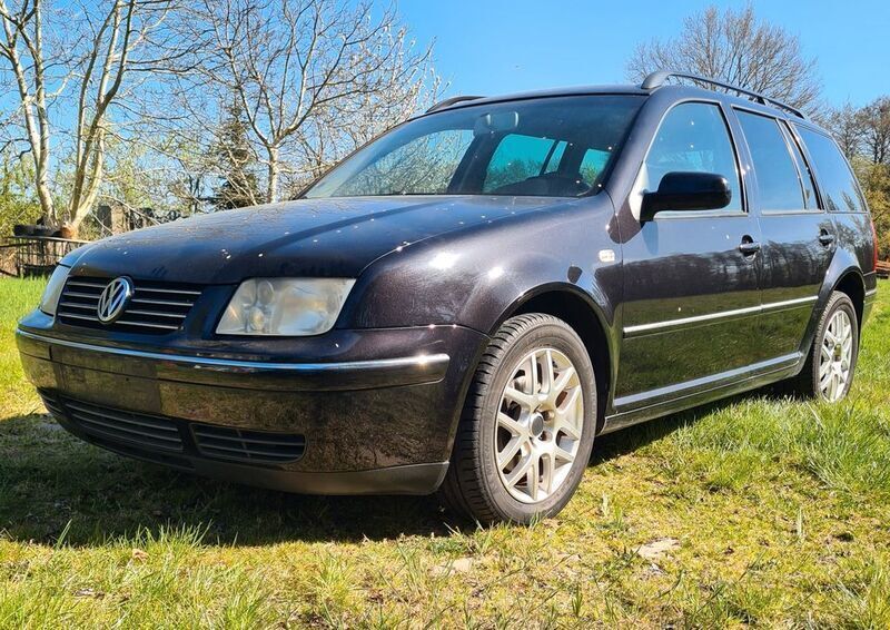 Schwarz Gebraucht 2002 VW Bora Limousine | 3.600 € (Teuer) - Bild 1/4