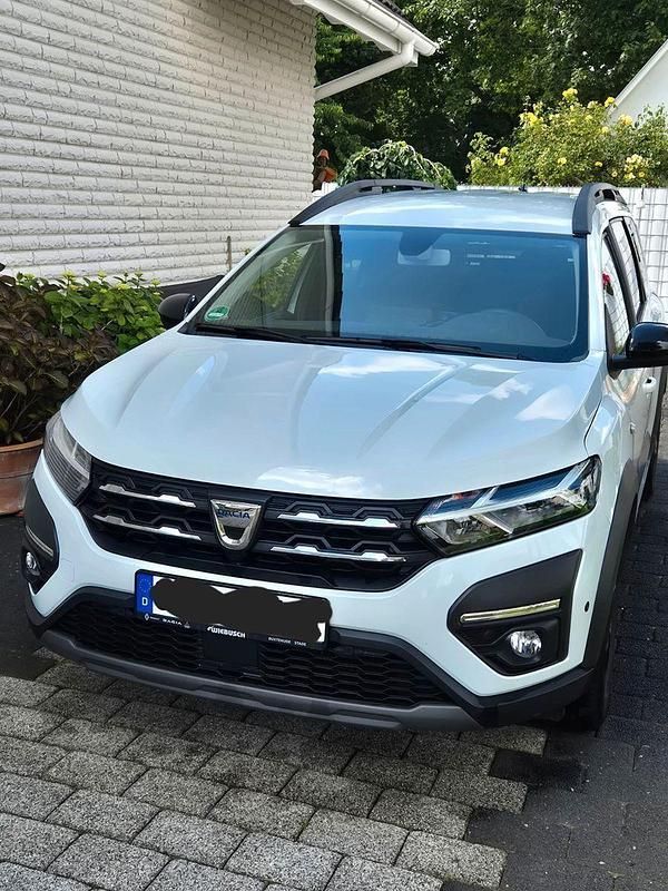 Weiß Gebraucht 2022 Dacia Jogger Extreme Kombi | 15.500 € (Guter Preis) - Bild 1/4
