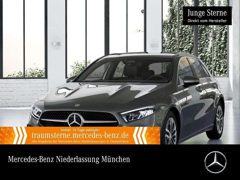Grau Gebraucht 2024 Mercedes A180 Advanced Limousine | 29.490 € (Fairer Preis) - Bild 1/3