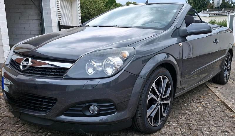 Gebraucht Opel Astra Cabriolet 116 PS (85 kW) 2009 Grau Cabrio