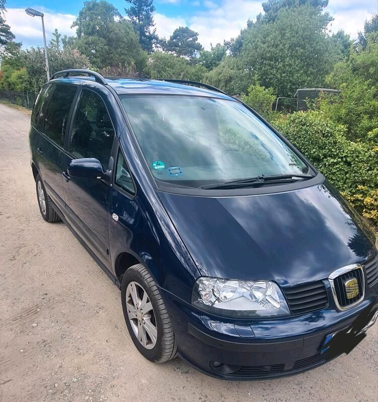Blau Gebraucht 2007 Seat Alhambra Vigo Van / Kleinbus | 5.699 € (Teuer) - Bild 1/4