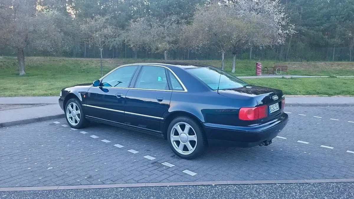 Brugt Audi A8 150 HK (110 kW) 1997 Blå Sedan