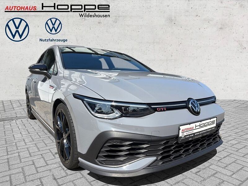 Grau Gebraucht 2022 VW Golf VIII GTI Clubsport Limousine | 31.680 € (Fairer Preis) - Bild 1/4