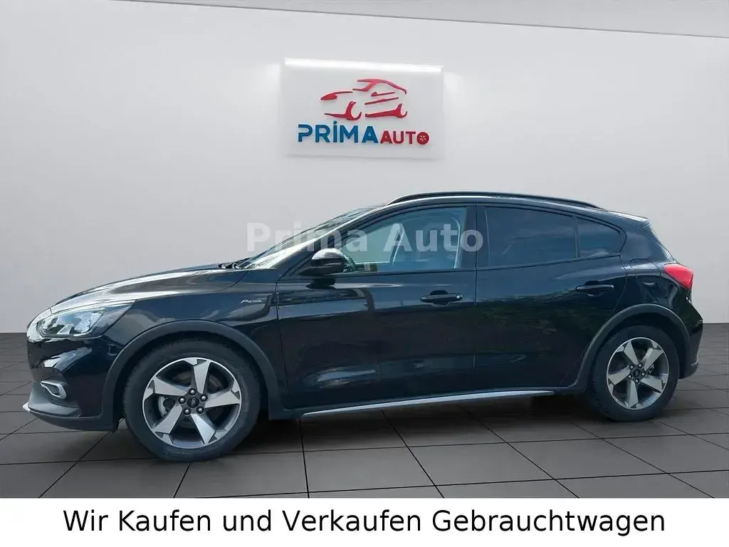 Gebraucht Ford Focus Active 125 PS (91 kW) 2020 Schwarz Limousine