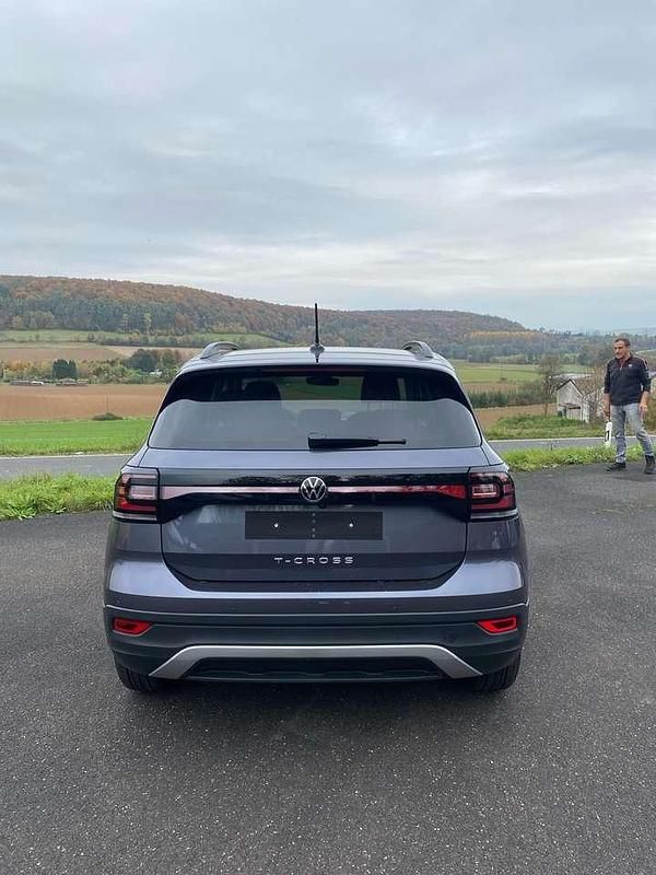 Gebraucht VW T-Cross Active 110 PS (80 kW) 2023 Rauchgrau metallic SUV