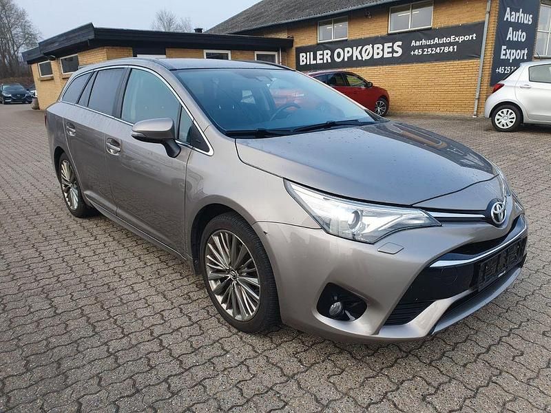 Gebraucht Toyota Avensis 147 PS (108 kW) 2015 Kombi