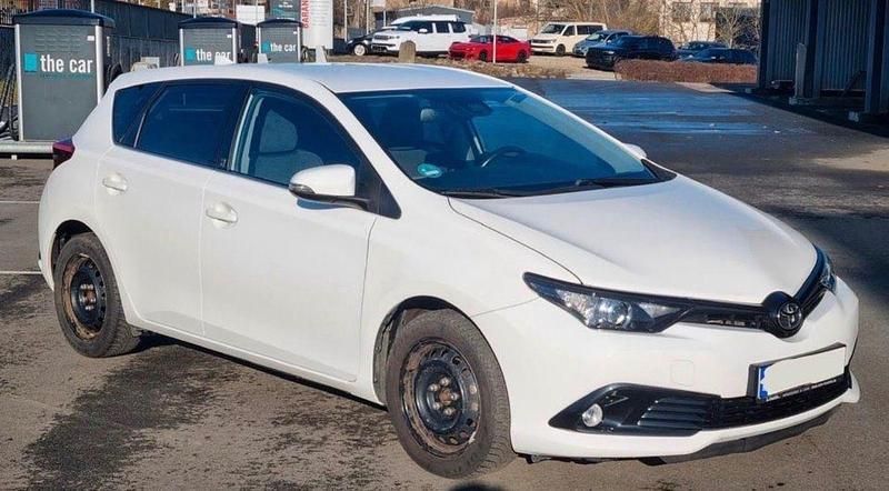 Gebraucht Toyota Auris Team 116 PS (85 kW) 2018 Weiß Kombi