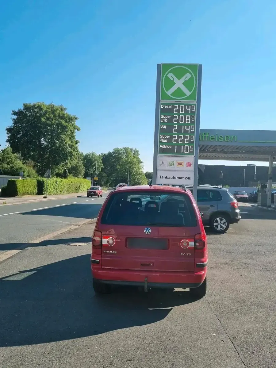 Gebraucht VW Sharan 140 PS (102 kW) 2009 Rot Van / Kleinbus