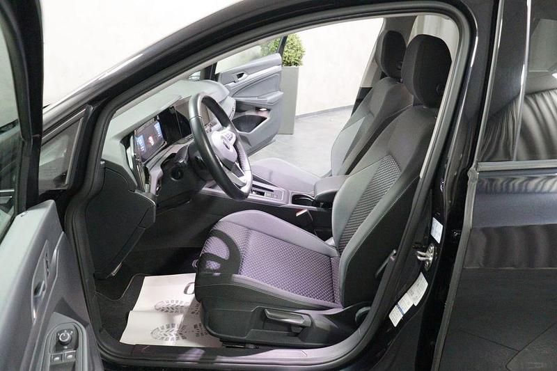 Gebraucht VW Golf VIII Active 116 PS (85 kW) 2022 Schwarz Limousine