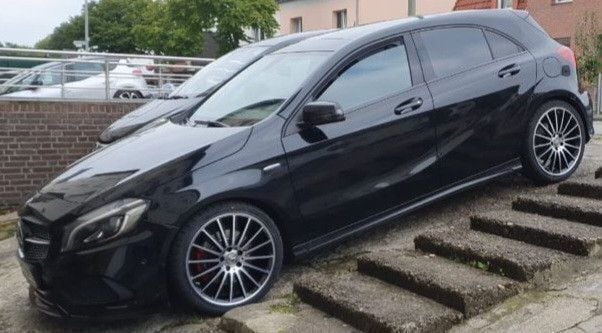 Schwarz Gebraucht 2016 Mercedes A250 Limousine | 21.000 € (Fairer Preis) - Bild 1/4
