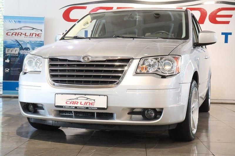Silber Gebraucht 2009 Chrysler Grand Voyager Van / Kleinbus | 12.999 € - Bild 1/4