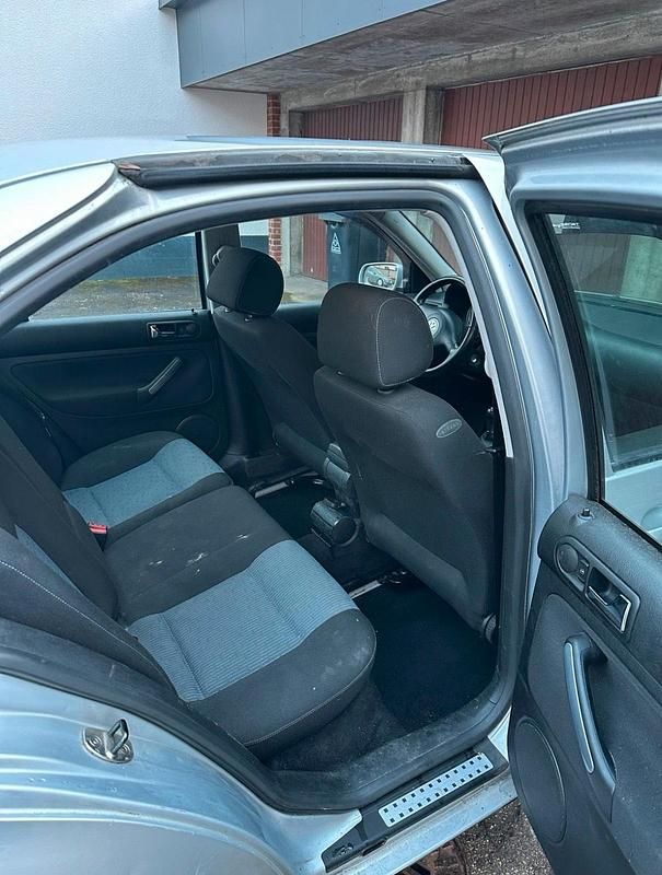 Gebraucht VW Bora 75 PS (55 kW) 2003 Silber Limousine