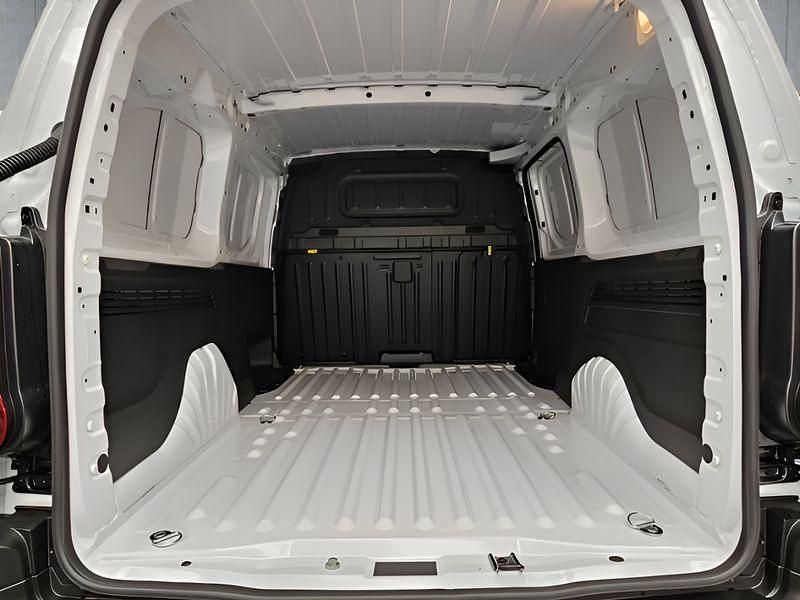 Neu Fiat Doblò 102 PS (75 kW) 2025 Van / Kleinbus